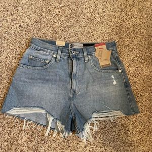 new levi shorts
